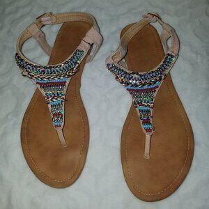 Top Moda tan flat sandals w beaded front sling 10